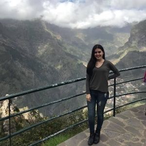 Meet your Posher, Daniela